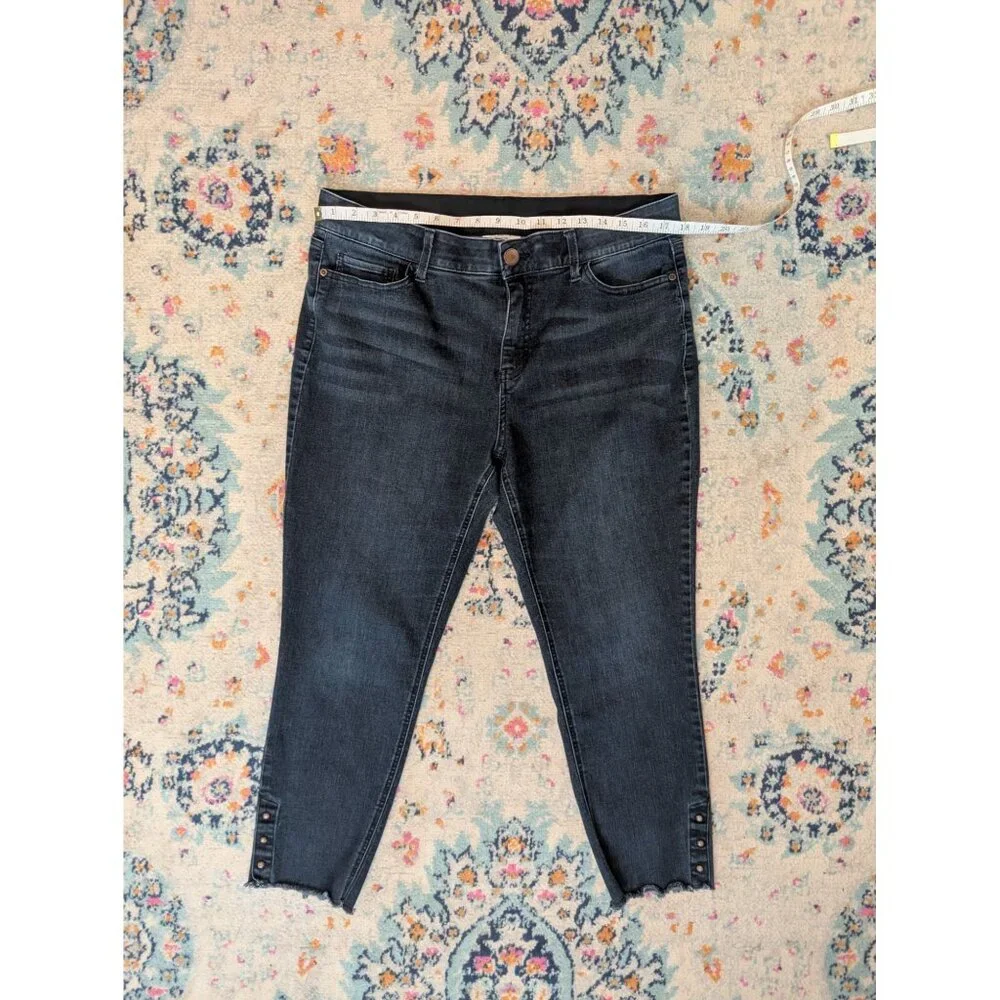 Croft and‎ Barrow Dark Wash Raw Hem Cropped Jeans with Stud Detail - 16